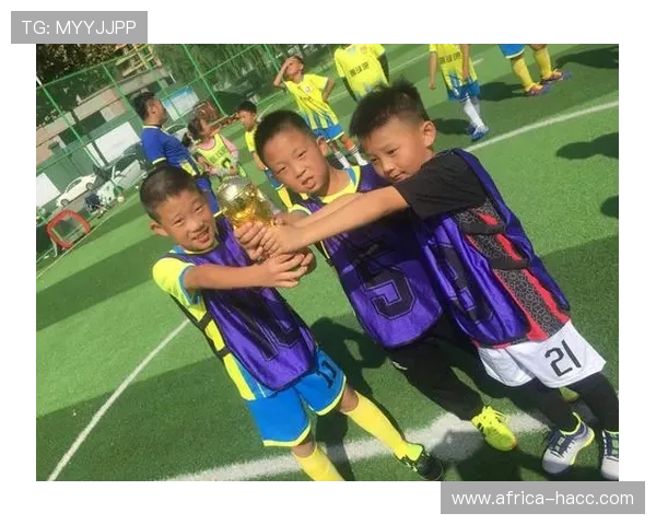 足球明星专访精彩集锦尽在这里一览无余的踢球故事与幕后花絮 足球明星专访精彩集锦尽在这里一览无余的踢球故事与幕后花絮